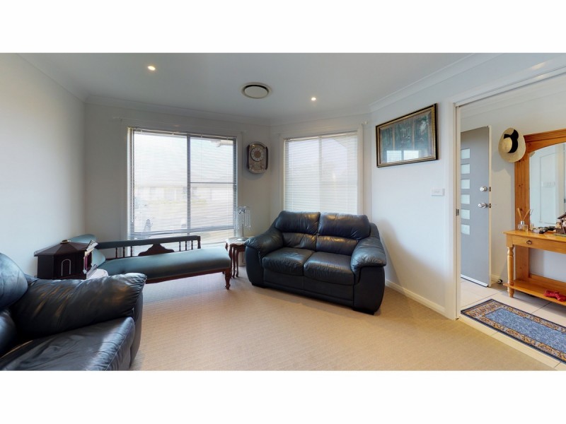 40 Cypress Point Drive, Dubbo NSW 2830