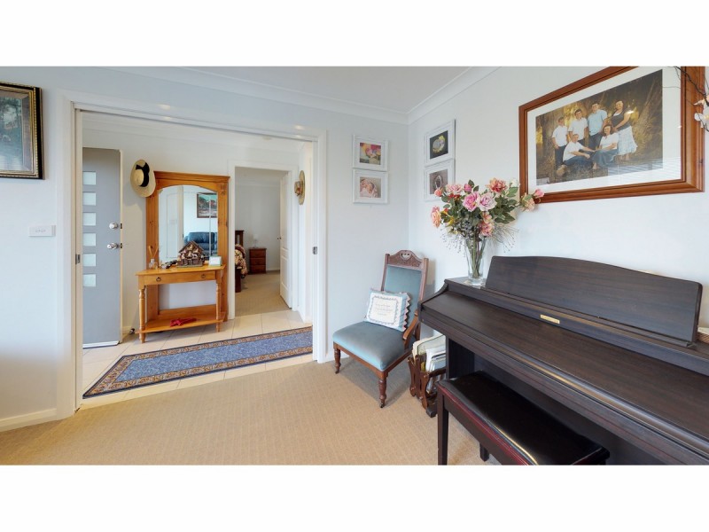 40 Cypress Point Drive, Dubbo NSW 2830