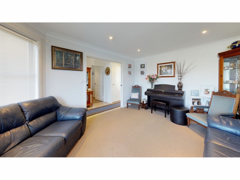 40 Cypress Point Drive, Dubbo NSW 2830