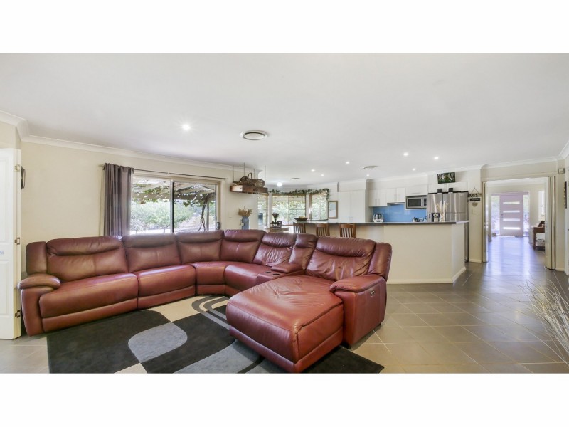 28L Debeaufort Drive, Dubbo NSW 2830