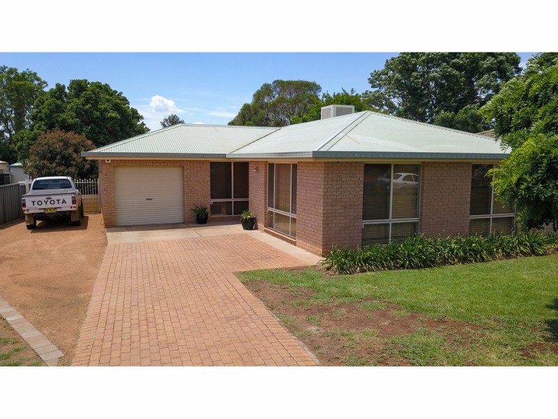 26 Davidson Drive, Dubbo NSW 2830