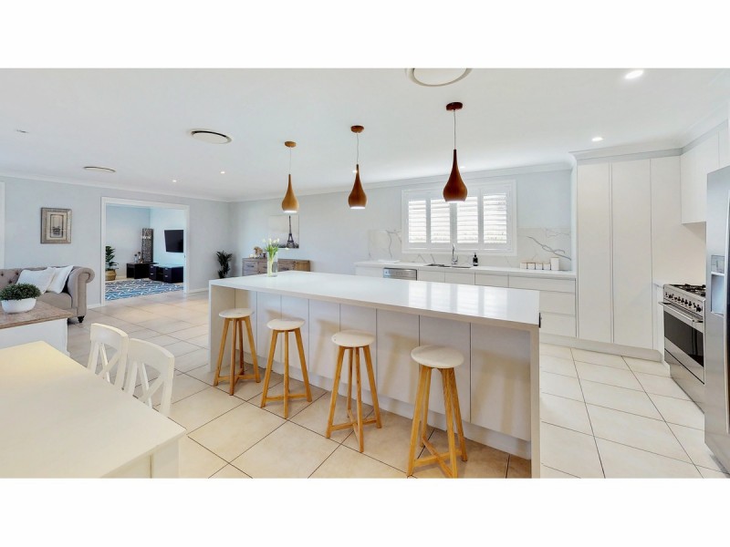 19 Lakeside Circuit, Dubbo NSW 2830