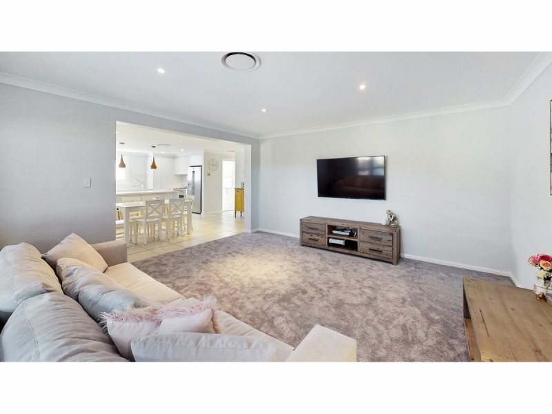 19 Lakeside Circuit, Dubbo NSW 2830