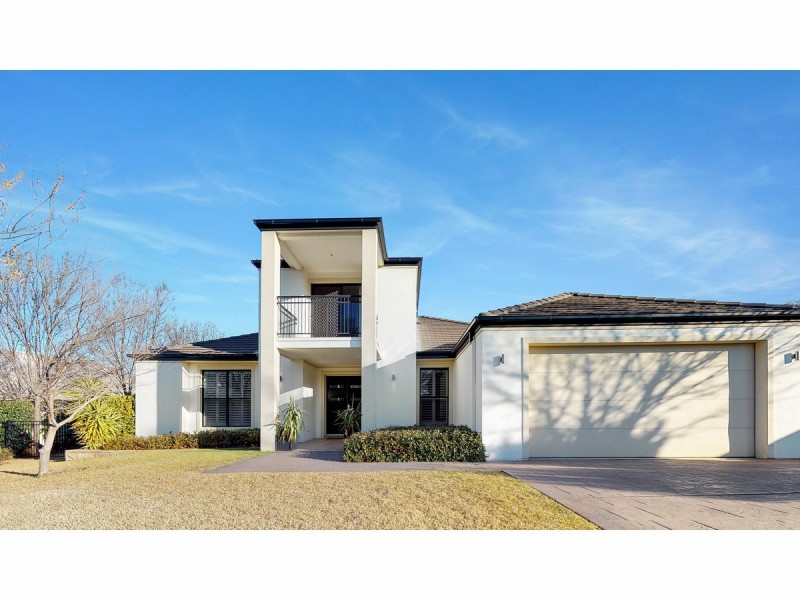 19 Lakeside Circuit, Dubbo NSW 2830