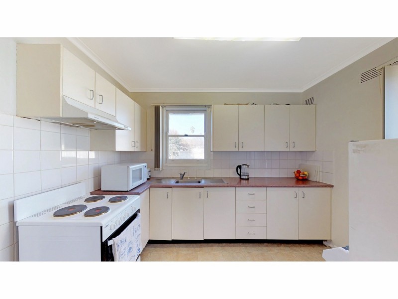 18 Armstrong Crescent, Dubbo NSW 2830