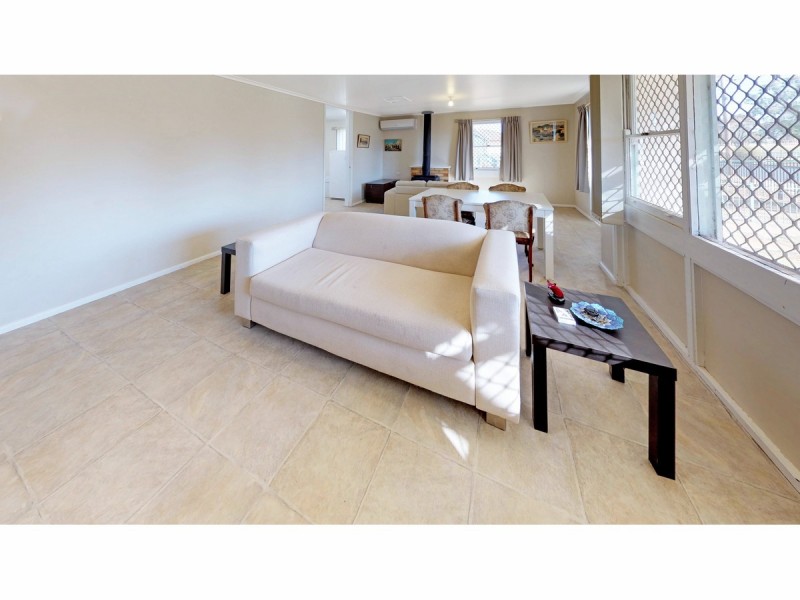 18 Armstrong Crescent, Dubbo NSW 2830