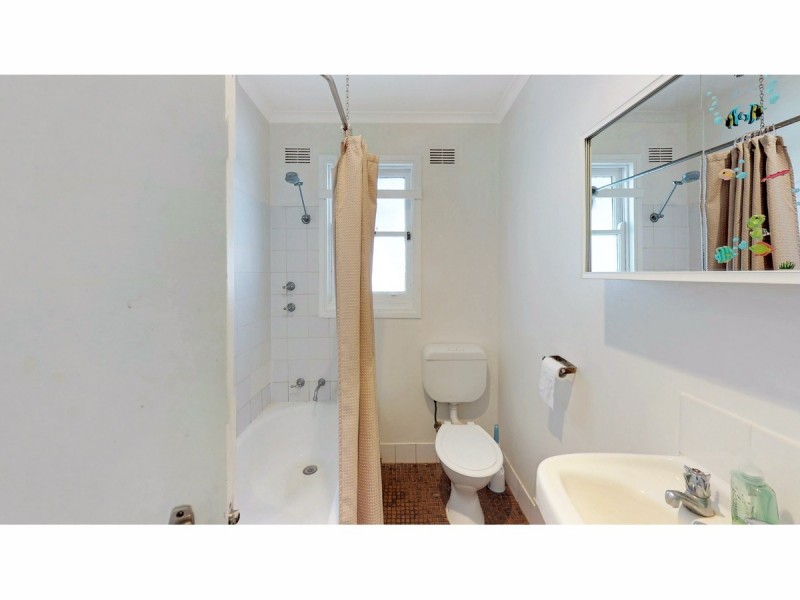 18 Armstrong Crescent, Dubbo NSW 2830