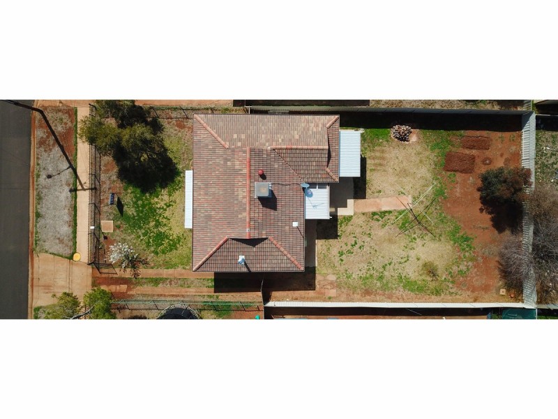 18 Armstrong Crescent, Dubbo NSW 2830