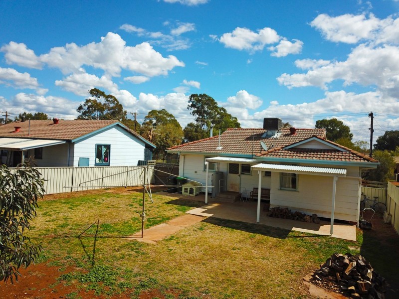 18 Armstrong Crescent, Dubbo NSW 2830