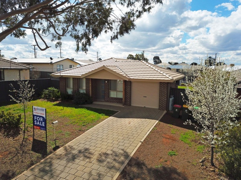 33 Catherine Drive, Dubbo NSW 2830