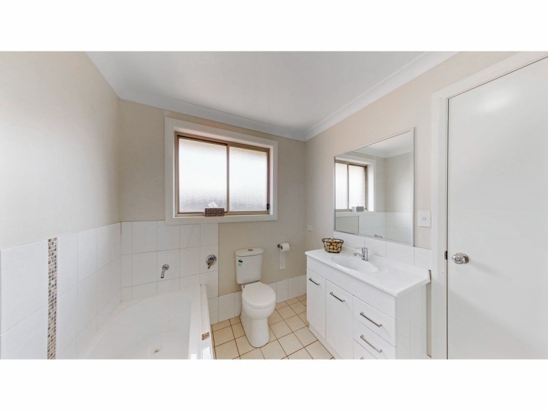 33 Catherine Drive, Dubbo NSW 2830