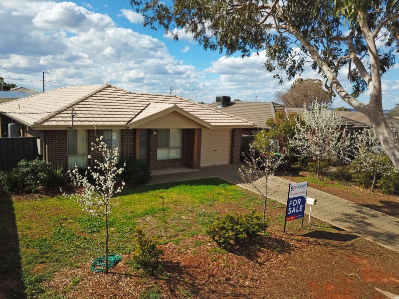 33 Catherine Drive, Dubbo NSW 2830