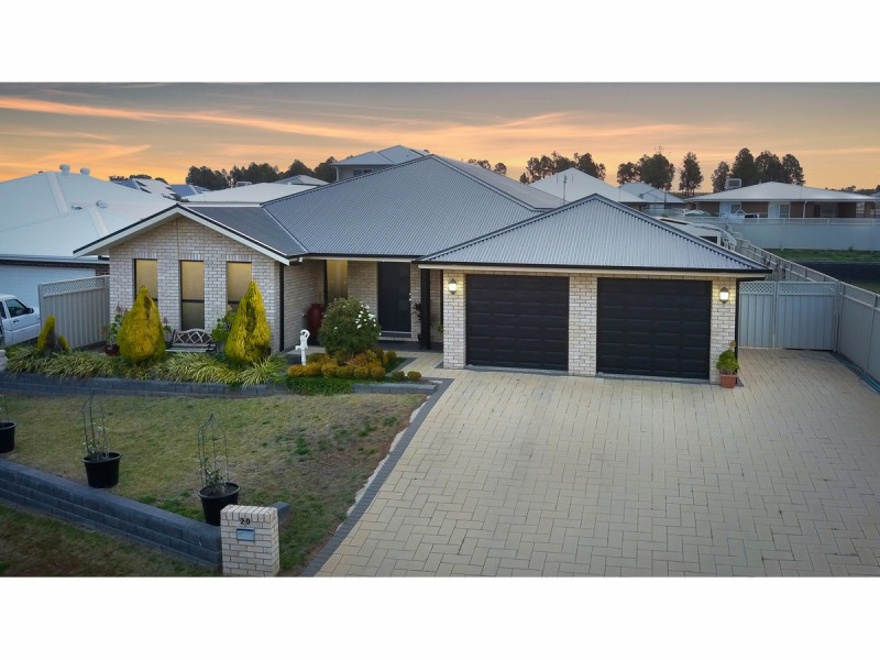 20 Champagne Drive, Dubbo NSW 2830