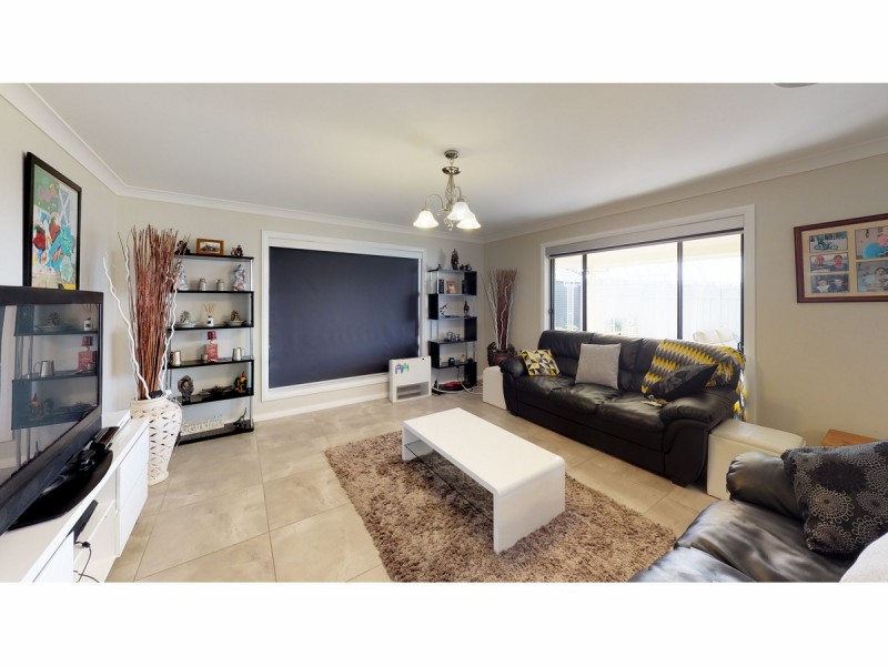 20 Champagne Drive, Dubbo NSW 2830