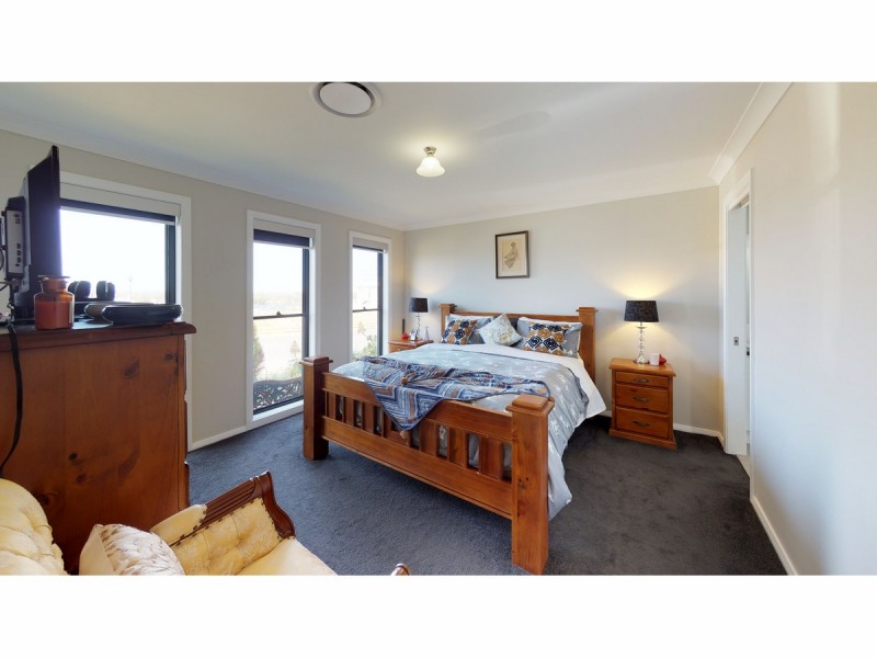20 Champagne Drive, Dubbo NSW 2830