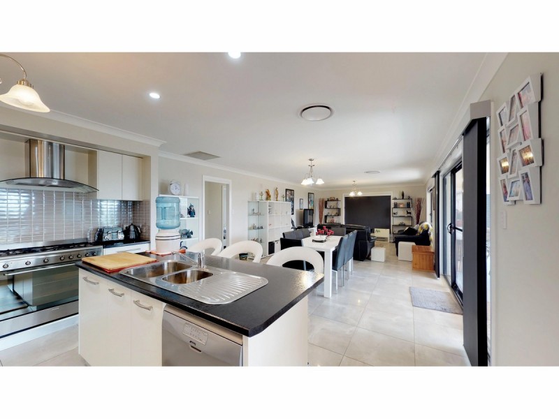20 Champagne Drive, Dubbo NSW 2830