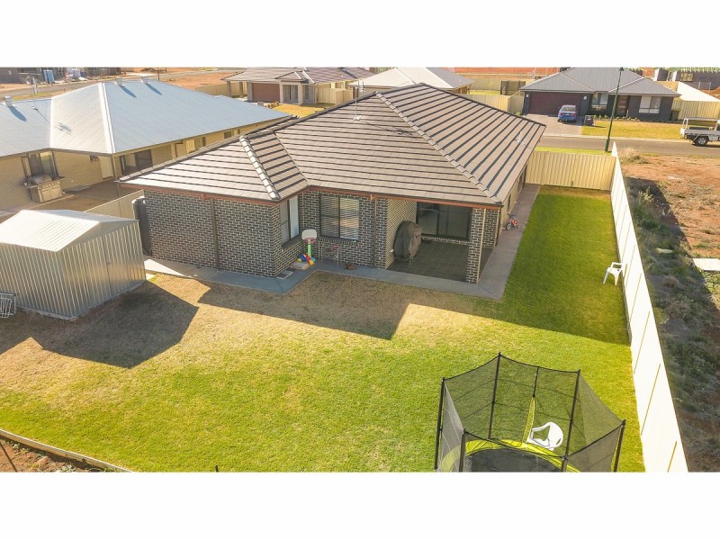 5 Graza Avenue, Dubbo NSW 2830