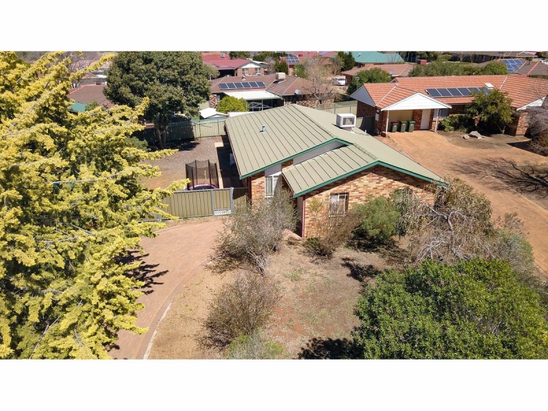 6 Magpie Close, Dubbo NSW 2830