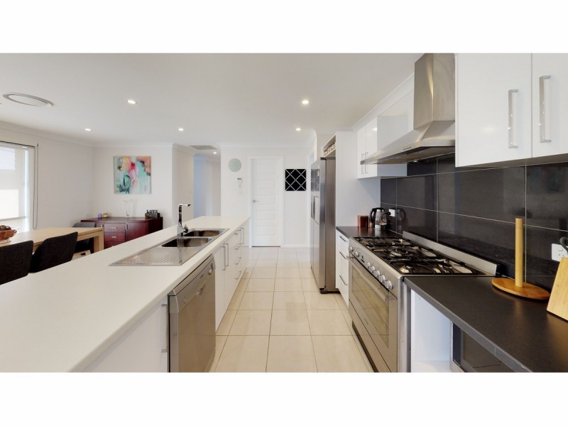 70 Dunheved Circle, Dubbo NSW 2830