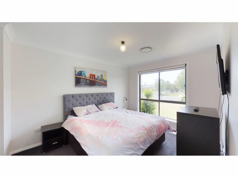 70 Dunheved Circle, Dubbo NSW 2830
