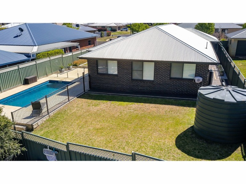 70 Dunheved Circle, Dubbo NSW 2830