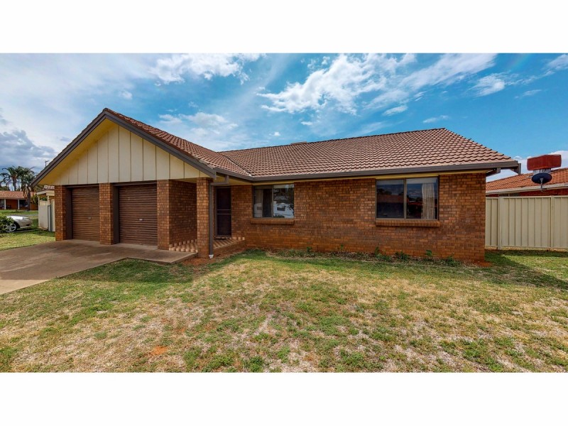 4 Parkland Place, Dubbo NSW 2830