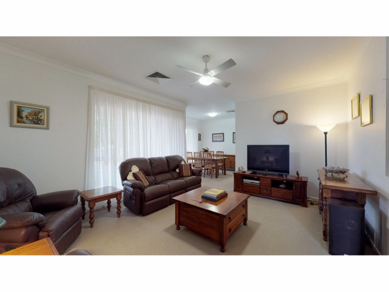 10 Poidevin Place, Dubbo NSW 2830