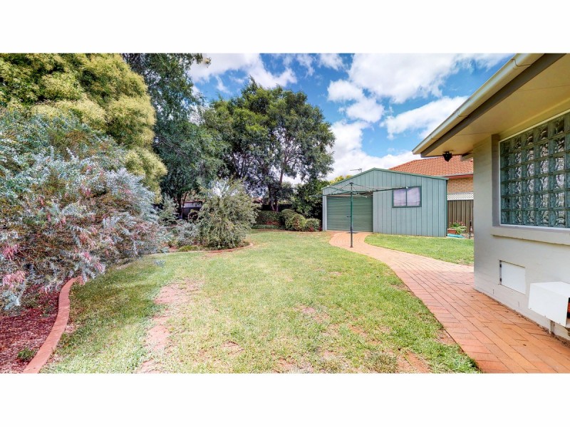 10 Poidevin Place, Dubbo NSW 2830