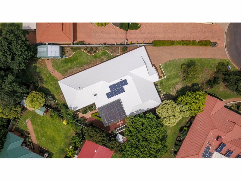 10 Poidevin Place, Dubbo NSW 2830