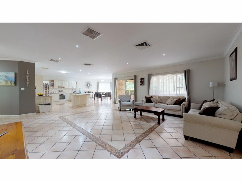 4 Chondelle Court, Dubbo NSW 2830