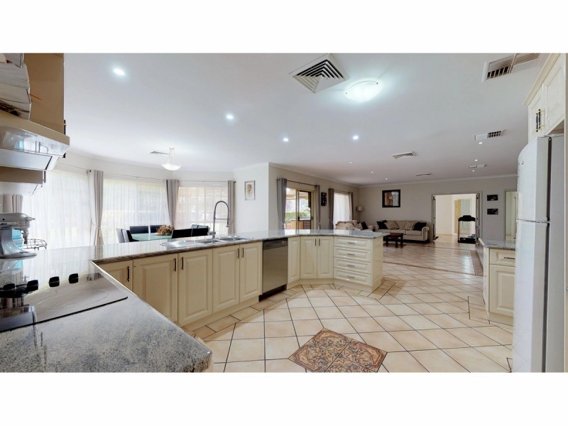 4 Chondelle Court, Dubbo NSW 2830