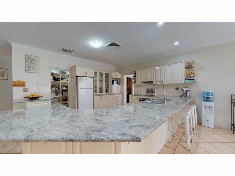 4 Chondelle Court, Dubbo NSW 2830