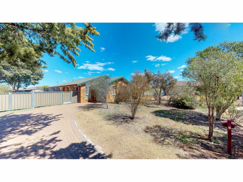 6 Magpie Close, Dubbo NSW 2830