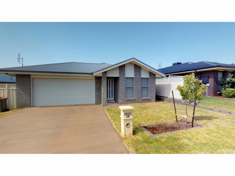 28 Sherrard Crescent, Dubbo NSW 2830