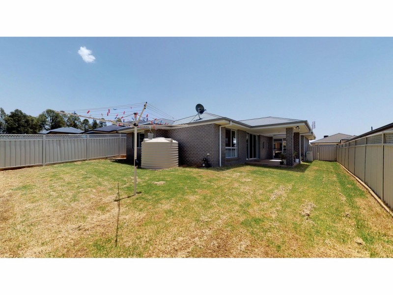 28 Sherrard Crescent, Dubbo NSW 2830
