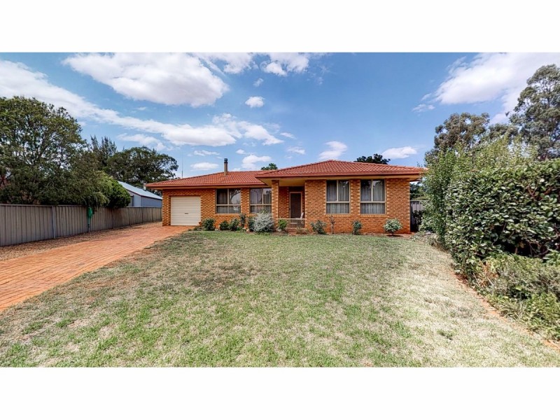 6 Tudor Place, Dubbo NSW 2830