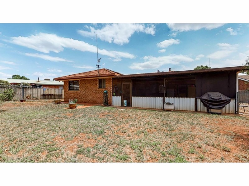 6 Tudor Place, Dubbo NSW 2830