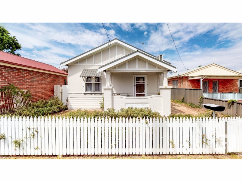 11 Furney Street, Dubbo NSW 2830