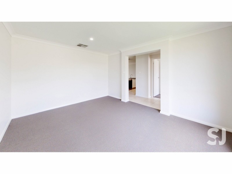 2 Boyd Avenue, Dubbo NSW 2830