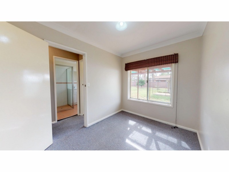 111 Baird Drive, Dubbo NSW 2830