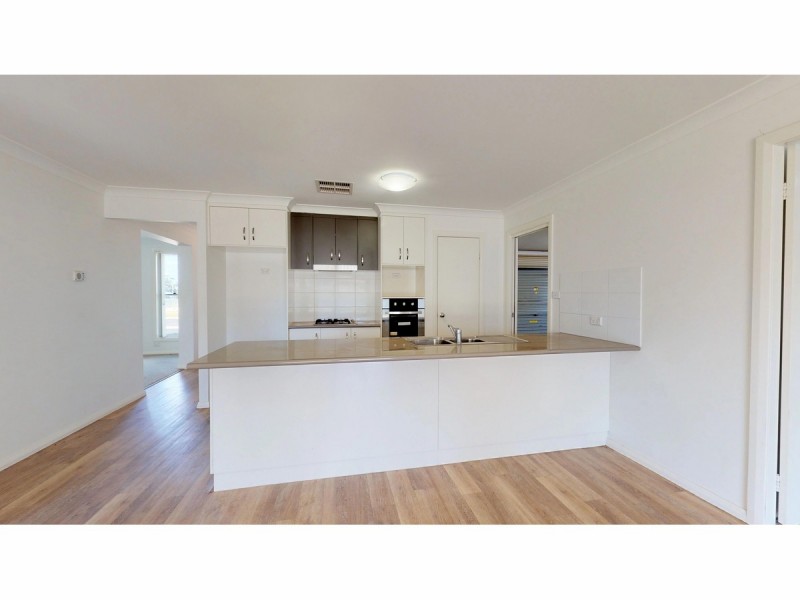 22 Dalbeattie Crescent, Dubbo NSW 2830