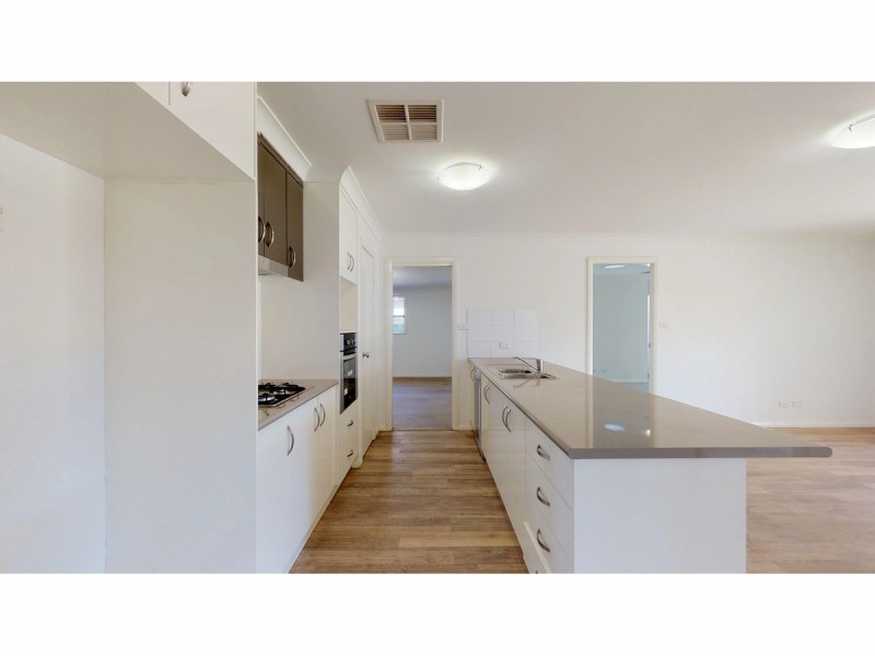 22 Dalbeattie Crescent, Dubbo NSW 2830