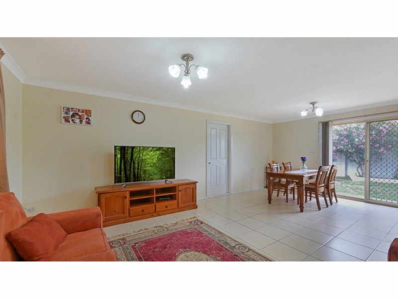 105 Oak Crescent, Narromine NSW 2821