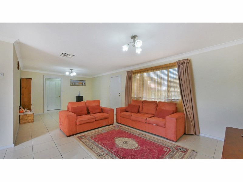 105 Oak Crescent, Narromine NSW 2821