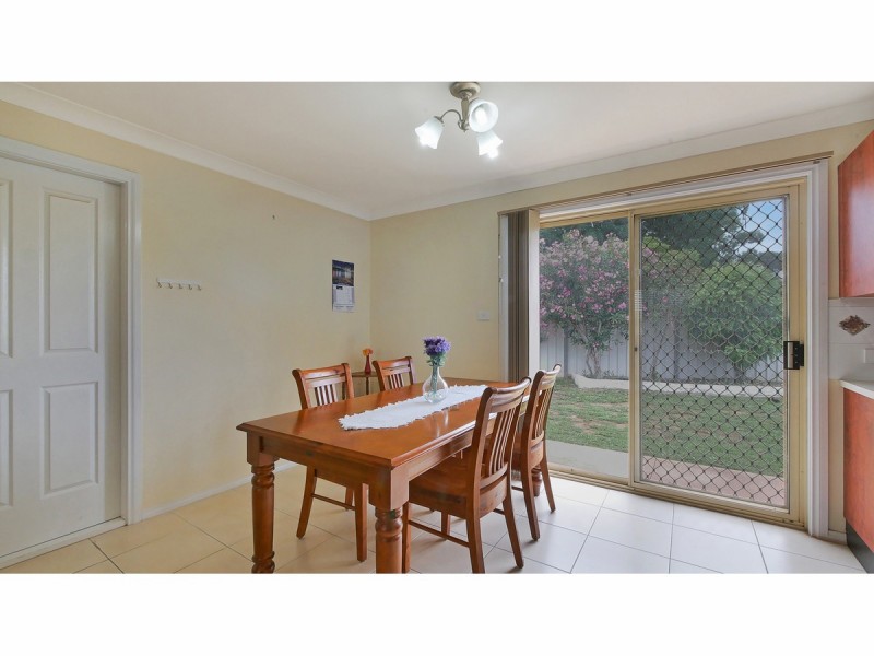 105 Oak Crescent, Narromine NSW 2821