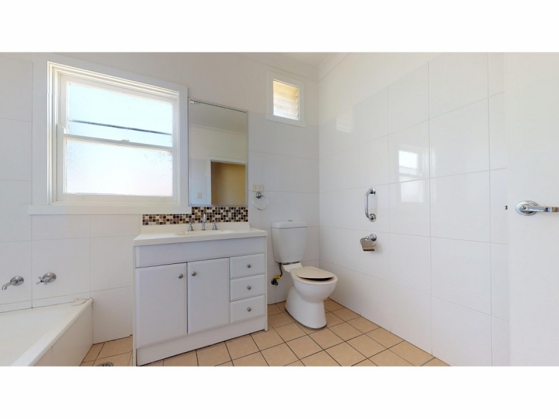 4 Gipps Street, Dubbo NSW 2830