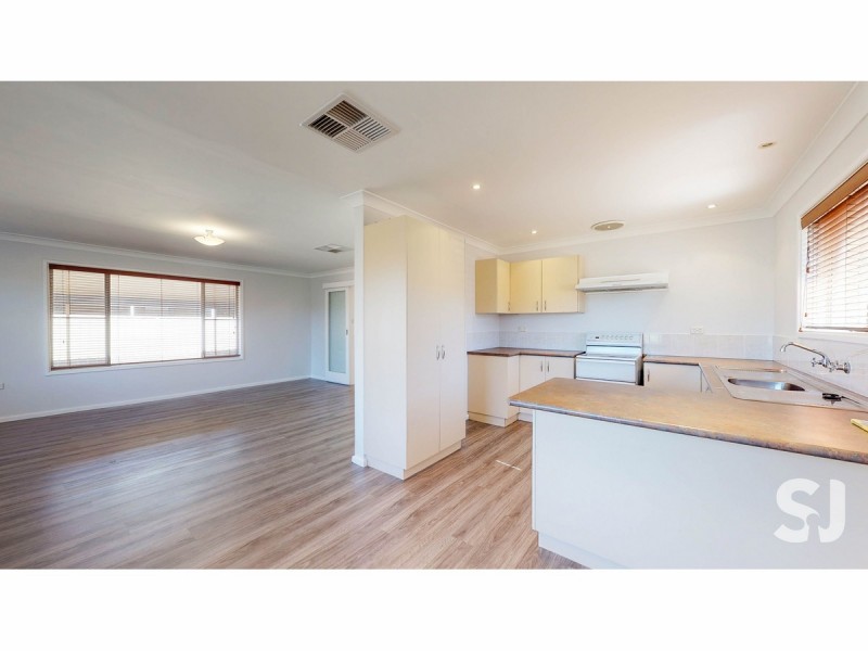 43 Oxley Circle, Dubbo NSW 2830