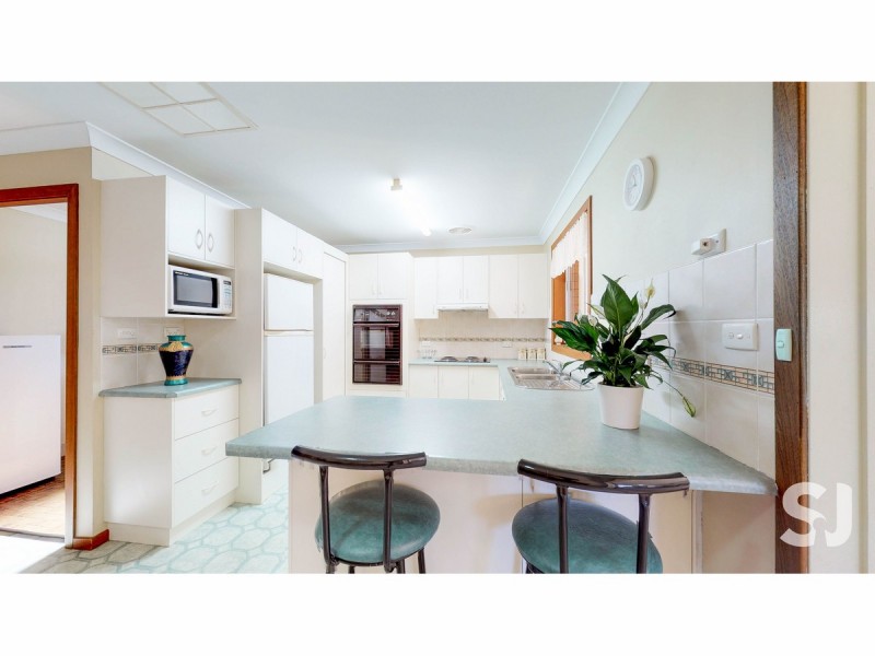 16 Flinders Close, Dubbo NSW 2830