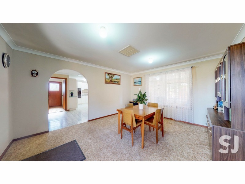 16 Flinders Close, Dubbo NSW 2830