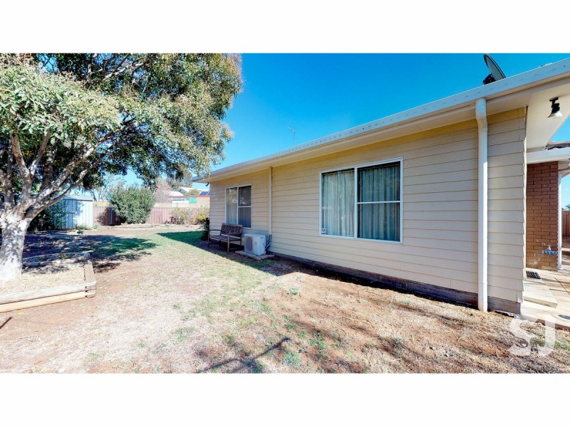 16 Flinders Close, Dubbo NSW 2830